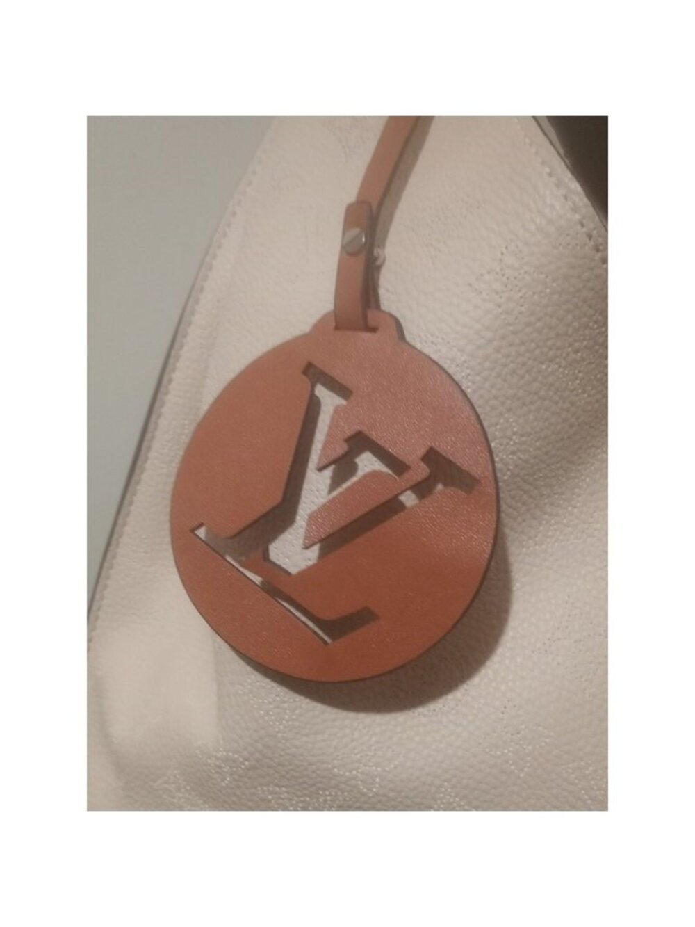 LOUIS VUITTON Paris Carmel Mahina Leather Hobo Bag White Beige - Picture 2 of 12